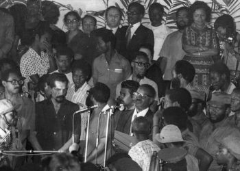 Proclamação da independência em 11 de Novembro de 1975