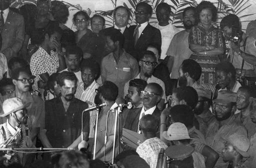 Proclamação da independência em 11 de Novembro de 1975