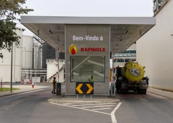 Rafinole aumenta produção local de óleo e reduz importações