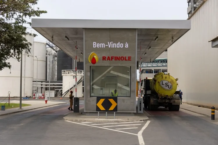 Rafinole aumenta produção local de óleo e reduz importações