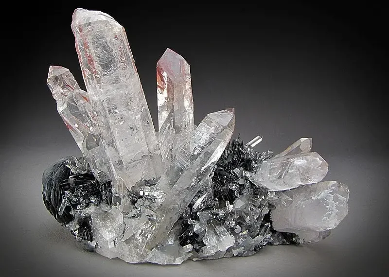 País começa a explorar quartzo no Namibe