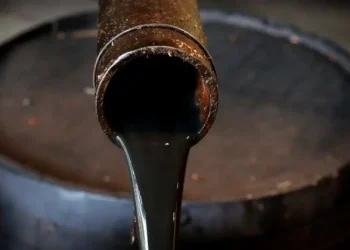 OPEP+ vai aumentar a produção para mais 206 mil barris/dia