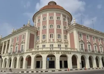 Sistema bancário angolano migra para padrão internacional de mensagens financeiras
