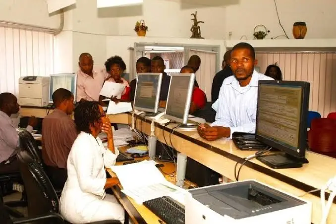 Número de funcionários públicos cresceu em Angola