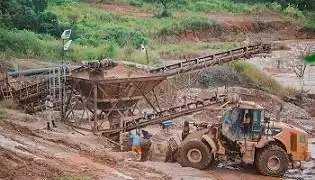 Ministro Diamantino Azevedo no Longonjo para ver projecto de Terras Raras