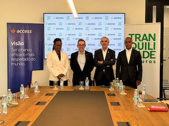 Seguradora e banco formalizam acordo para disponibilizar soluções de seguro